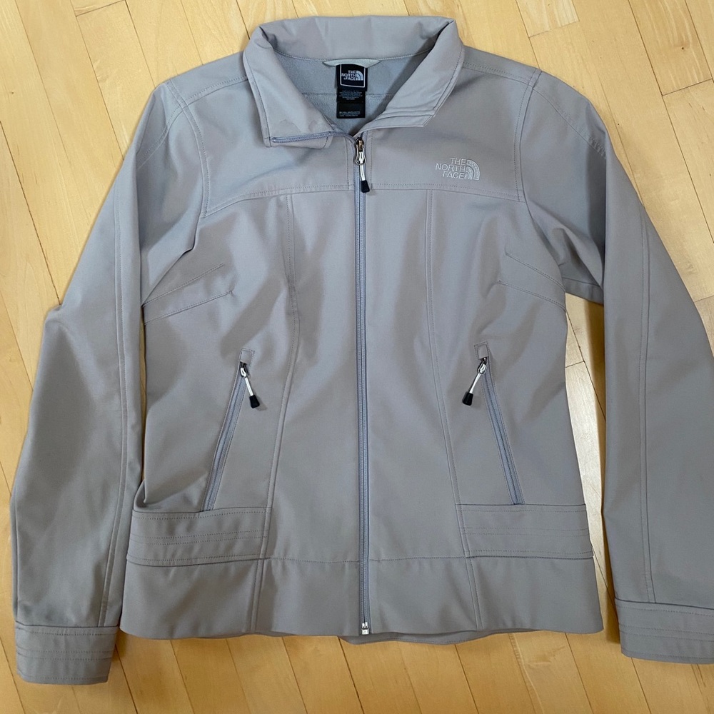 Gray North Face Jacket. Size: M